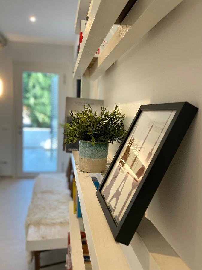 Due Di Tutto Apartment Ferrara Bagian luar foto