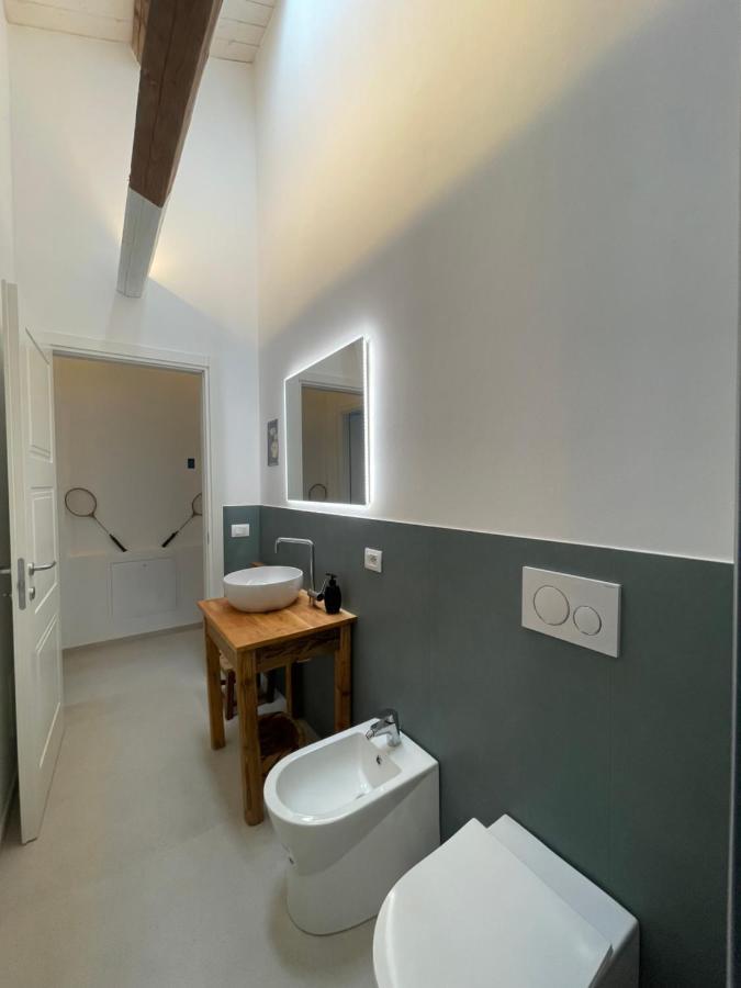 Due Di Tutto Apartment Ferrara Bagian luar foto