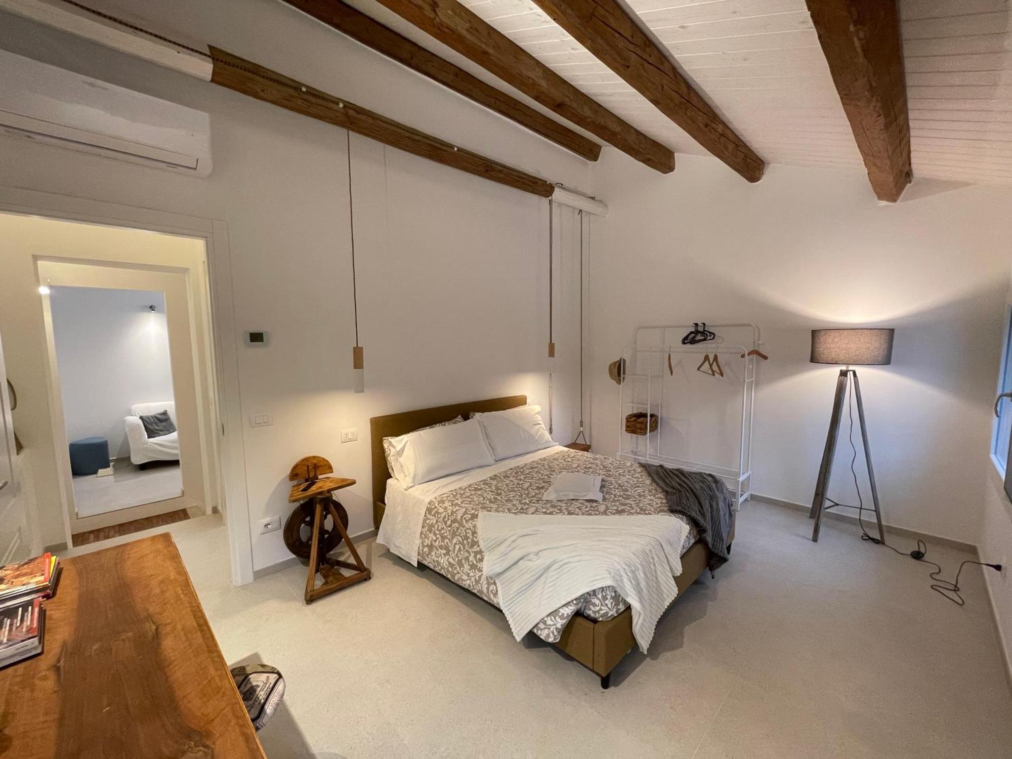Due Di Tutto Apartment Ferrara Bagian luar foto