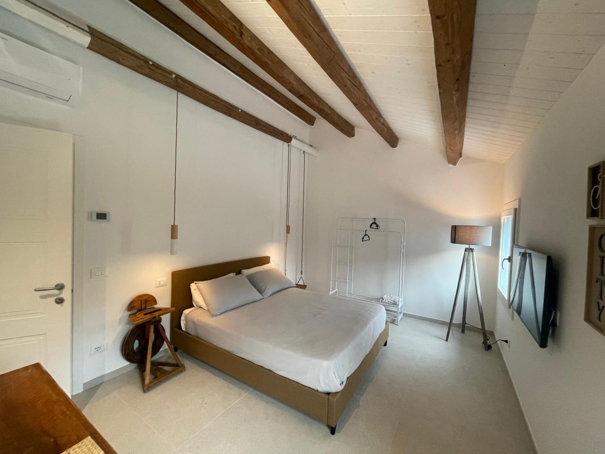 Due Di Tutto Apartment Ferrara Bagian luar foto