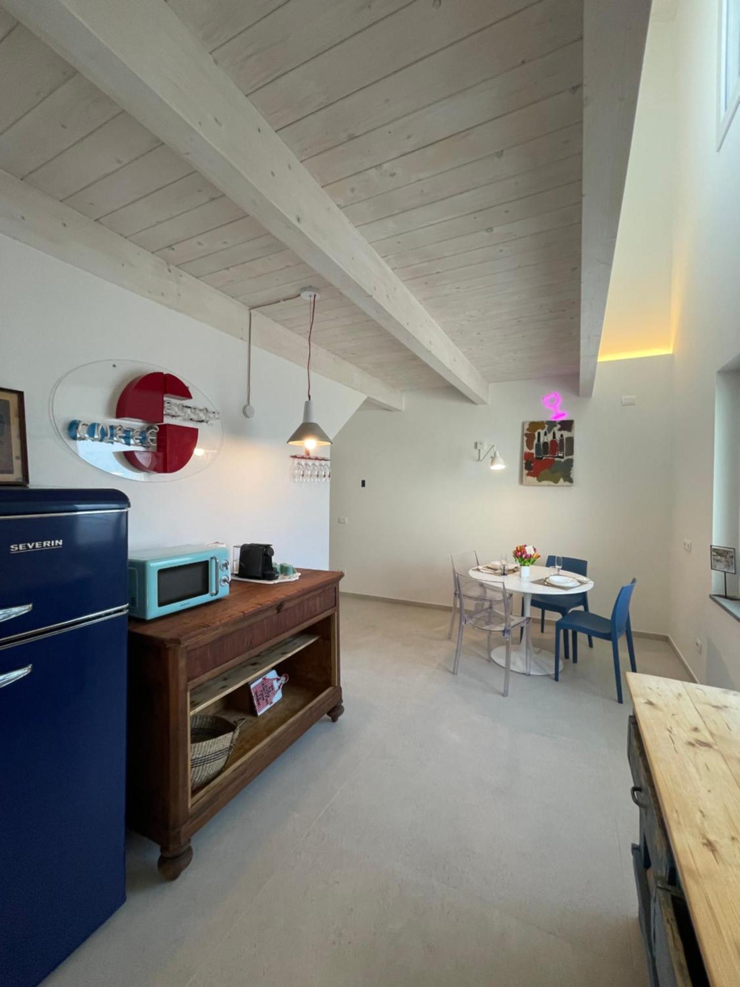 Due Di Tutto Apartment Ferrara Bagian luar foto